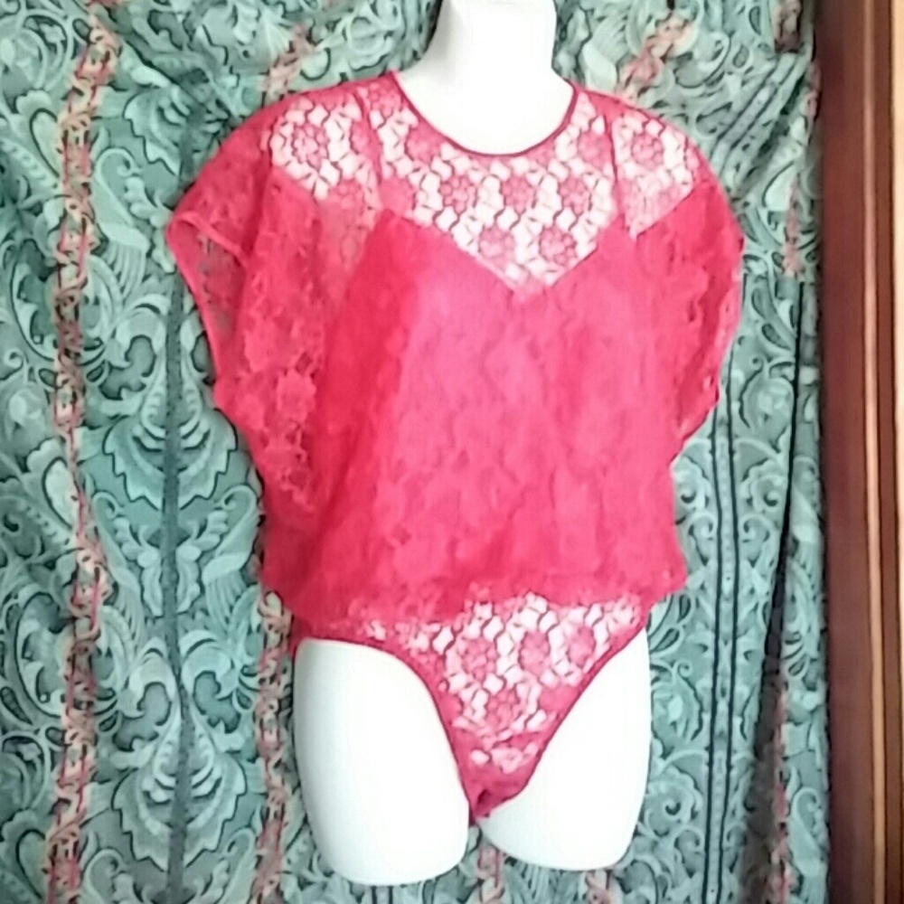 Red Lace Bodysuit Snap Crotch Size 1+ Lined top
